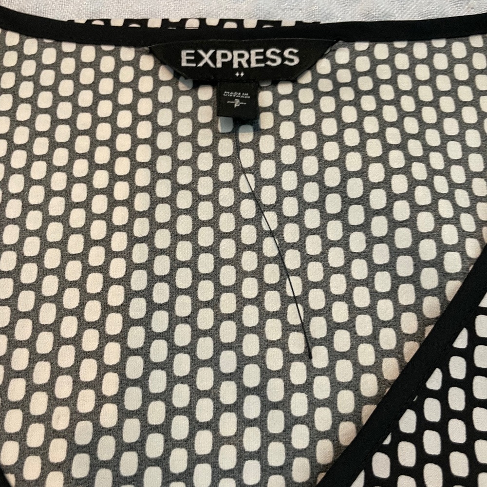 Express short sleeve top